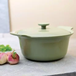 Best Pirce 🎉 BergHOFF Ron 4.4 Qt. Cast Iron Stock Pot In Green With Lid 🤩 -Cheap Cookware Shop unnamed file 1574