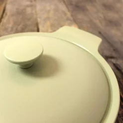 Best Pirce 🎉 BergHOFF Ron 4.4 Qt. Cast Iron Stock Pot In Green With Lid 🤩 -Cheap Cookware Shop unnamed file 1575