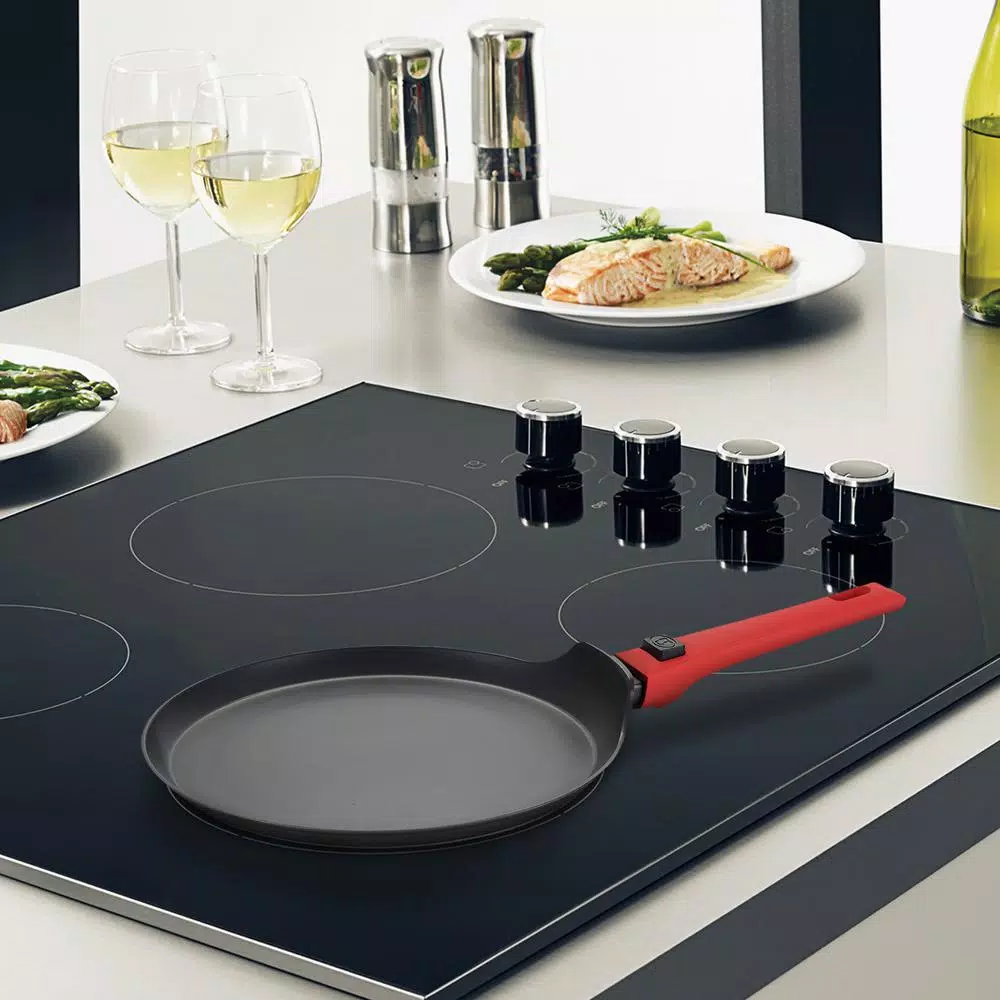 Brand new β AMERCOOK 9.5 In. Scratch Resistant Aluminum Round Crepe Pan W/ Detachable Handle π 3 Brand new β AMERCOOK 9.5 In. Scratch Resistant Aluminum Round Crepe Pan W/ Detachable Handle π - Image 3